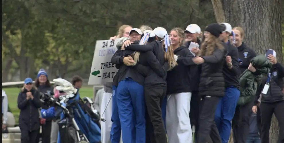 Marian wins record 14th golf state title, Murnan claims individual crown
