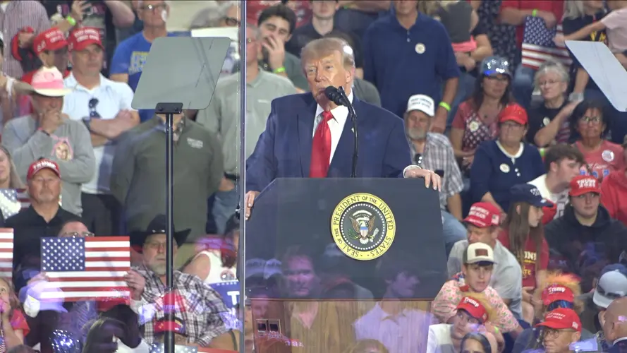 Trump targets midwest house seats and senate race during Sioux City campaign stop