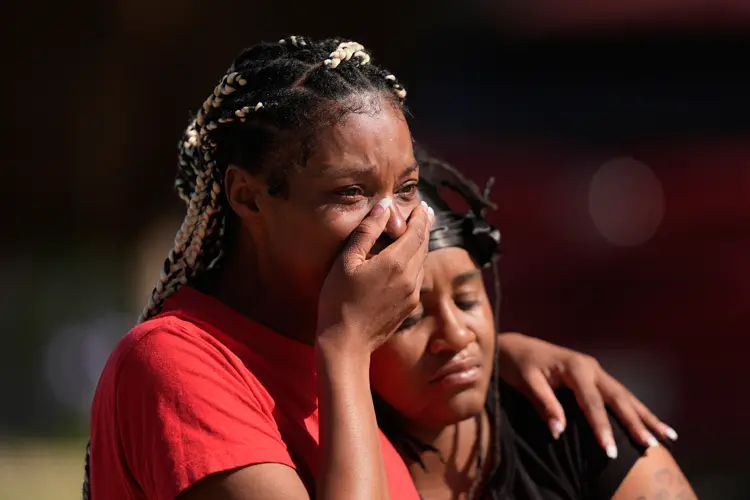 Man kills 7 of his children plus another child in shooting in Louisiana neighborhood