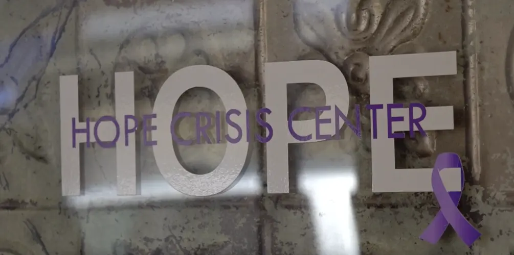 Hope Crisis Center receives $25,000 donation from First Interstate Bank