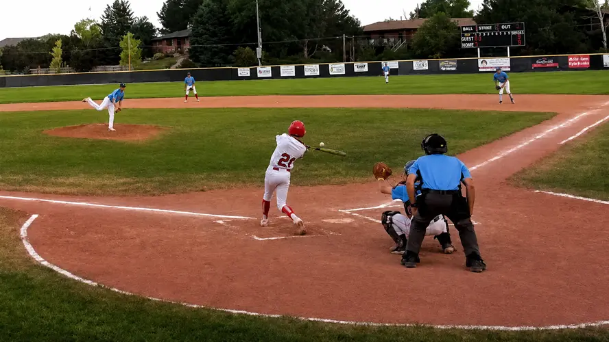 Sidney Seniors Top Gordon 8-3 to Stay Unbeaten