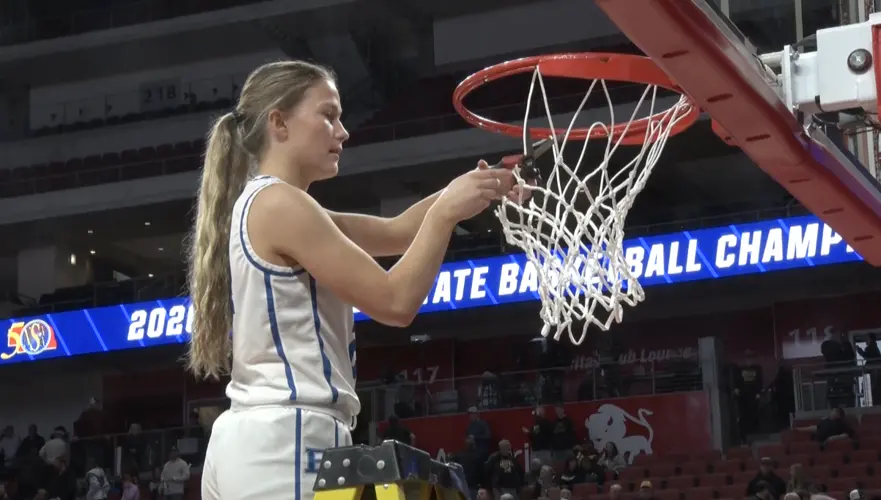 Bennington completes perfect season, wins first girls basketball state title