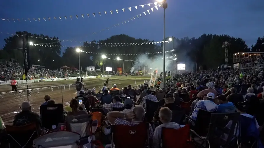 Big engines, bigger crowds for Thunder by the River