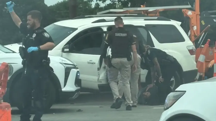 Woman and infant hospitalized, man arrested after abduction and pursuit in east Lincoln, police say
