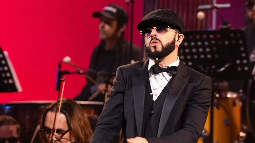 Yandel lleva el reguetón al siguiente nivel con “Yandel Sinfónico”