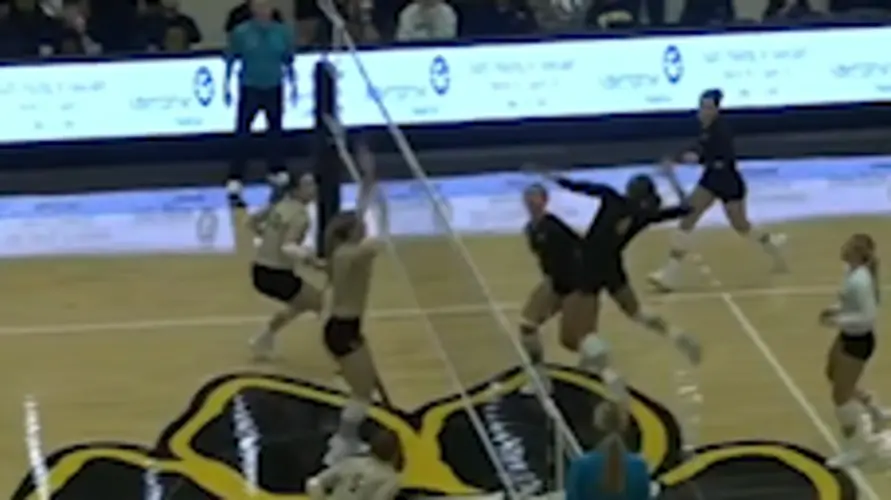 15th-ranked SW Minnesota State hands Wayne State their first conference loss