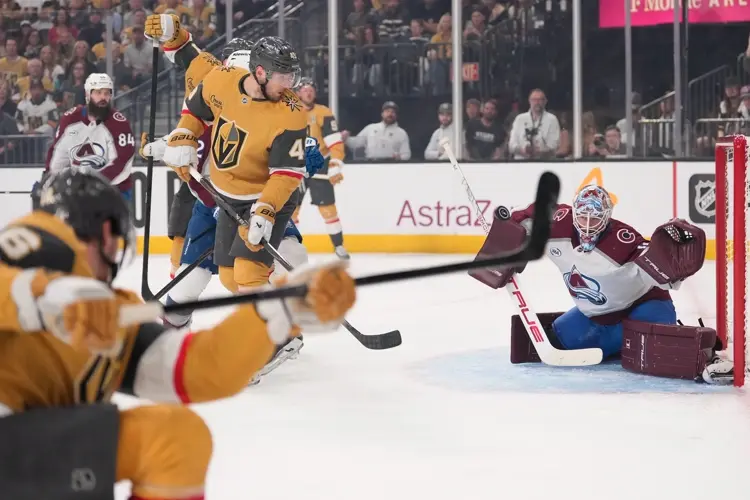 Hertl’s late winner caps Golden Knights’ wild 5-3 rally, giving them a 3-0 series lead on Avalanche