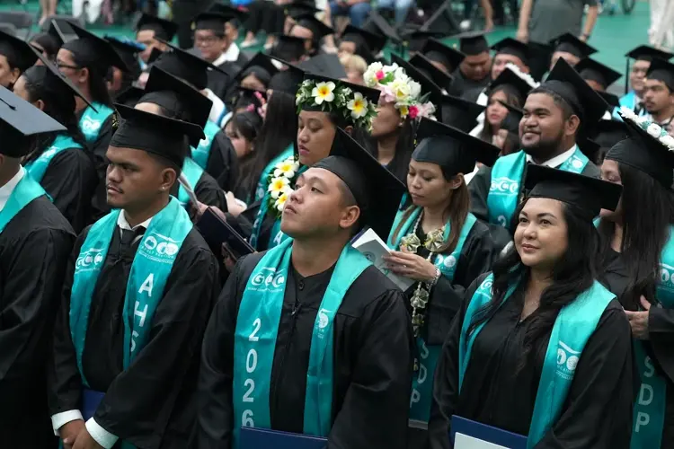 GCC graduates 324 students