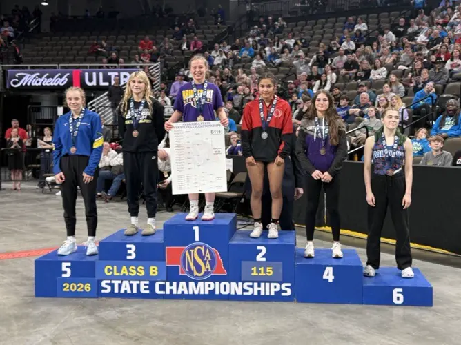 Menke, Garcia claim state titles in Omaha