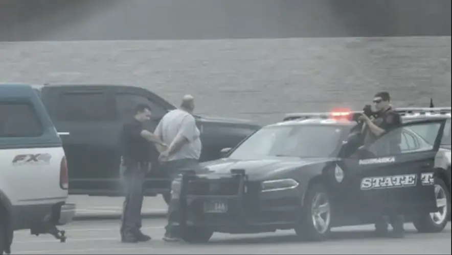 Hombre de Iowa no se presenta al juicio y es arrestado en Sidney