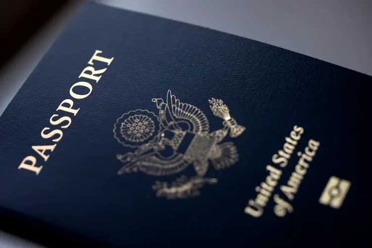 EE.UU. lanzará pasaportes conmemorativos por sus 250 años con imagen de Trump