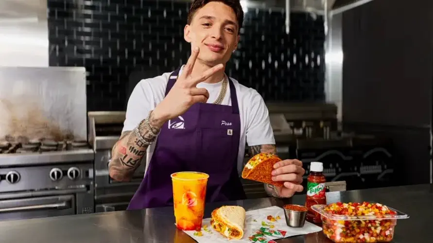 Peso Pluma se une a Taco Bell y Tajín en una colaboración con sabor mexicano