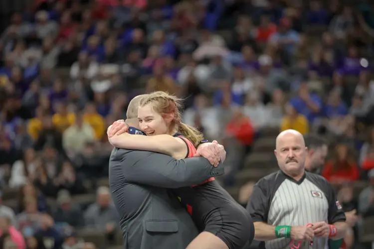 Patriots, Bravettes headline Class B title chase at girls state wrestling