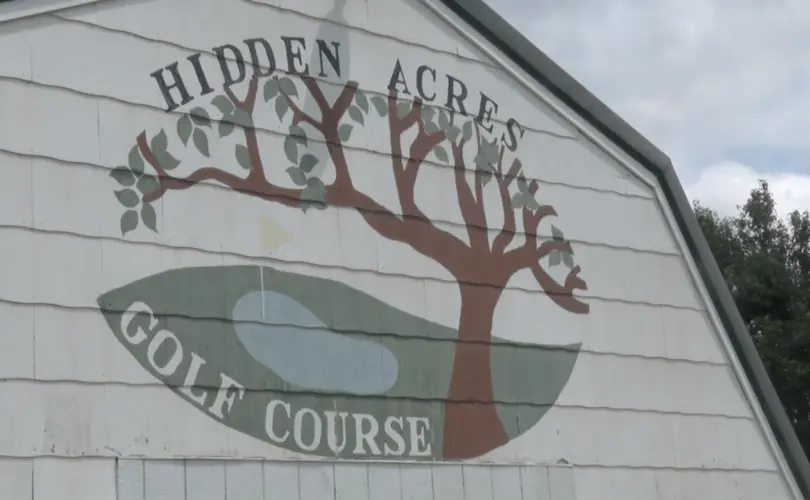 Beatrice family donates AED to Hidden Acres Golf Course, in honor of late mother