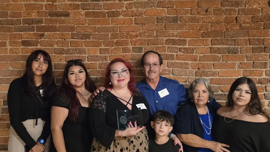 Evelyn Martínez recibe el Premio al Impulsor de la Comunidad 2026 de Civic Nebraska