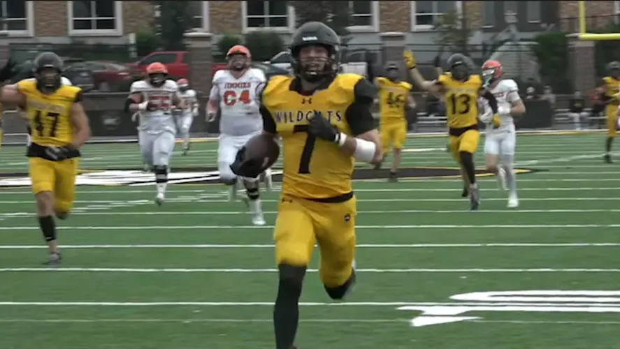 Wayne State dominates first-ever game against Jamestown