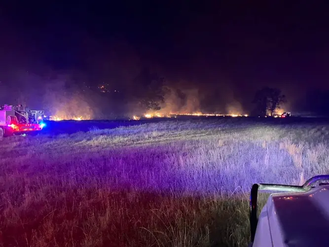 New wildfire northwest of Crawford grows to more than 870 acres