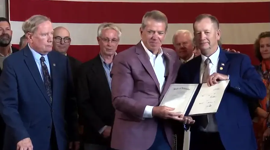 Governor signs executive order preventing data centers from utilizing tax incentives