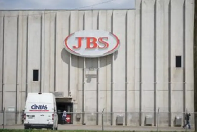 Workers' strike at one of the largest US meatpacking plants will continue for a 3rd week