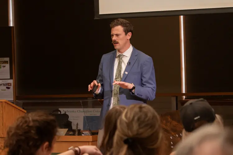 CSC alum highlights power of everyday juries in defining reasonableness