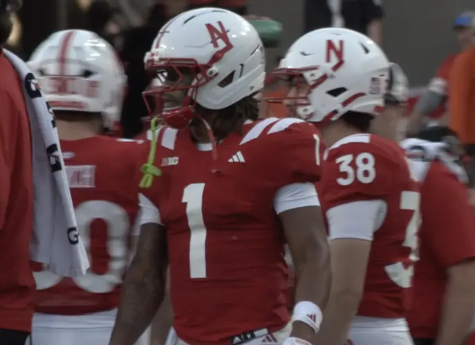 Holgorsen challenging Nyziah Hunter in practice