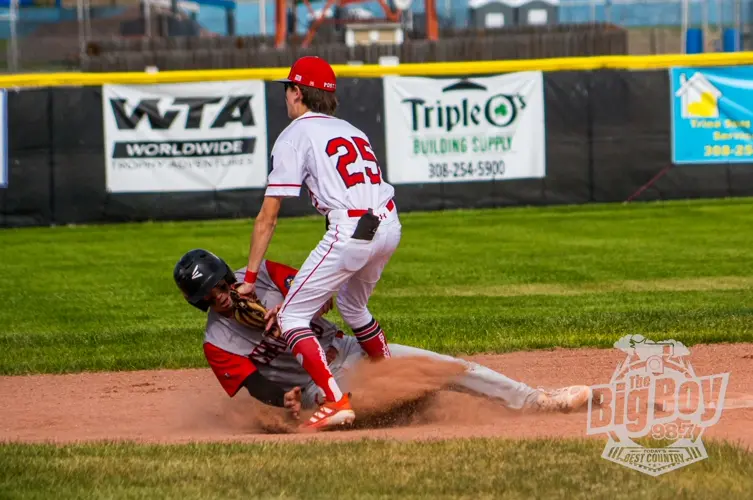 Bayne Fans 12 as Sidney Seniors Defeat Chadron