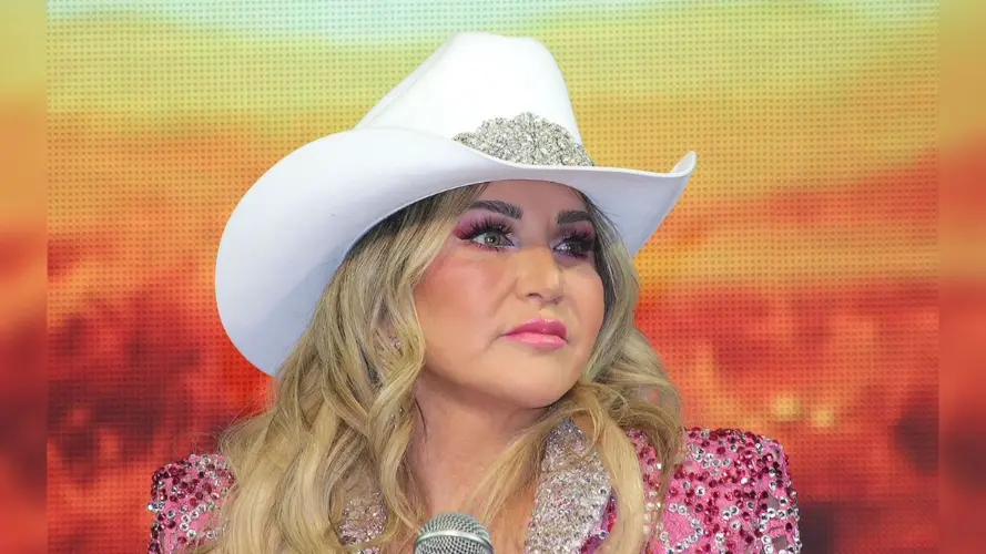 Alicia Villarreal enfrenta demanda millonaria de un exempleado