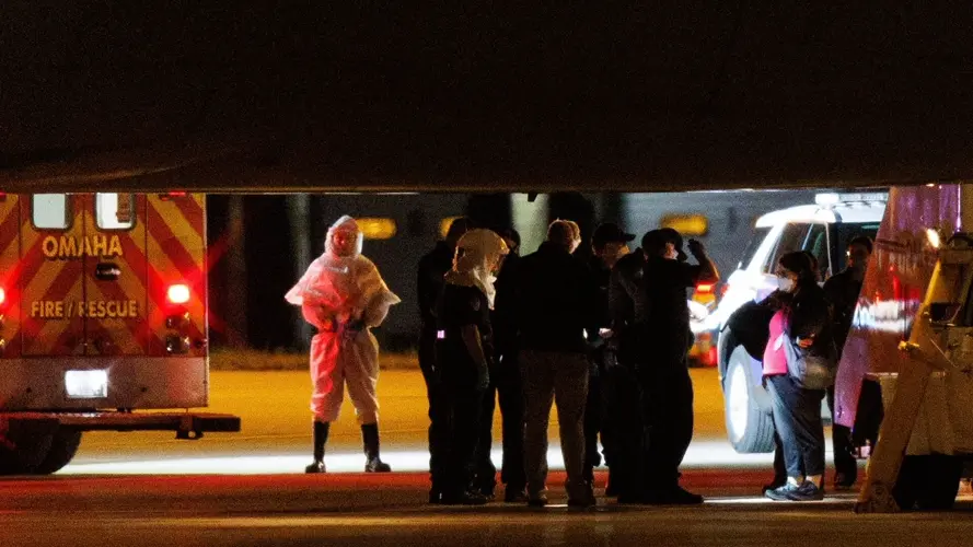Mujer expuesta a hantavirus afirma que autoridades federales la obligan a permanecer en cuarentena en Nebraska