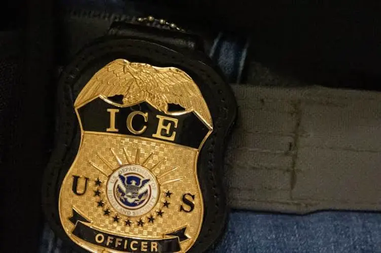 ICE reporta 10,000 arrestos de inmigrantes en solo cinco días