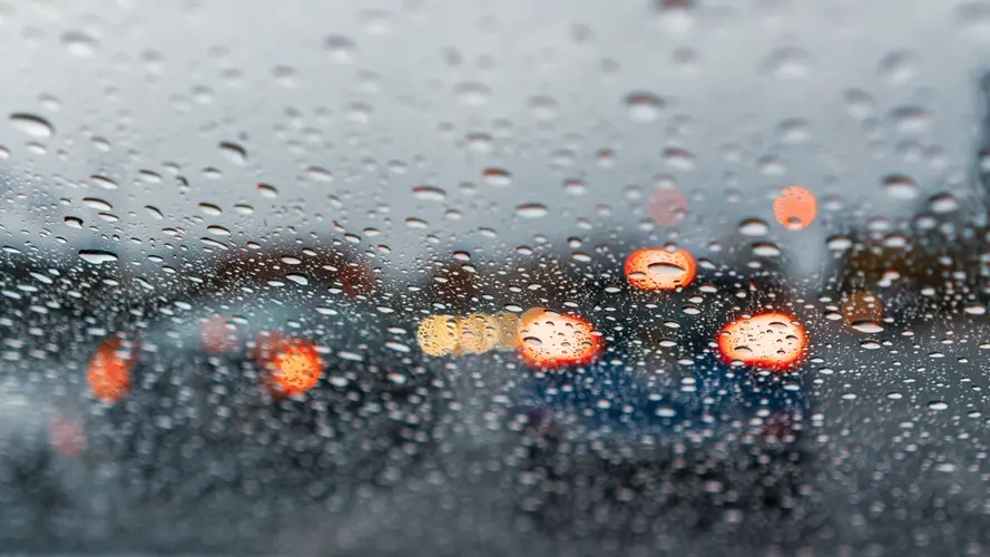 La lluvia provocó varios accidentes en el área de Omaha