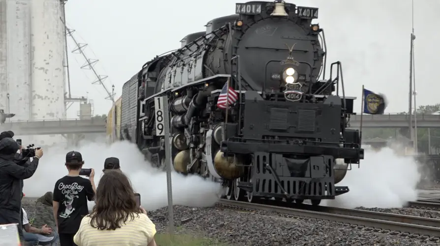 Big Boy draws crowds in Kearney during nationwide heritage tour