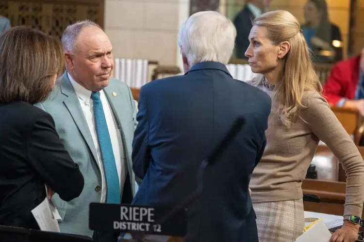 Nebraska lawmakers advance first of two budget bills with no dent in deficit
