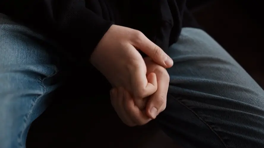 Segmento de salud: Preguntas que puedes hacerle a un ser querido para ayudar a detectar el riesgo de suicidio