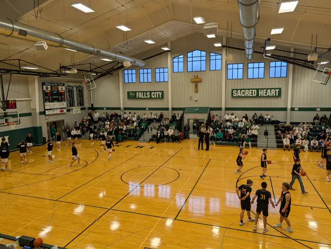 Irish Use 3-Ball Barrage to Wallop Warriors