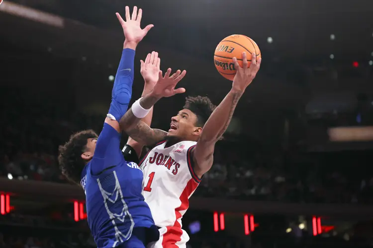 College hoops round up: No. 17 St. John's routs Creighton 81-52 for longest winning streak in 4 decades