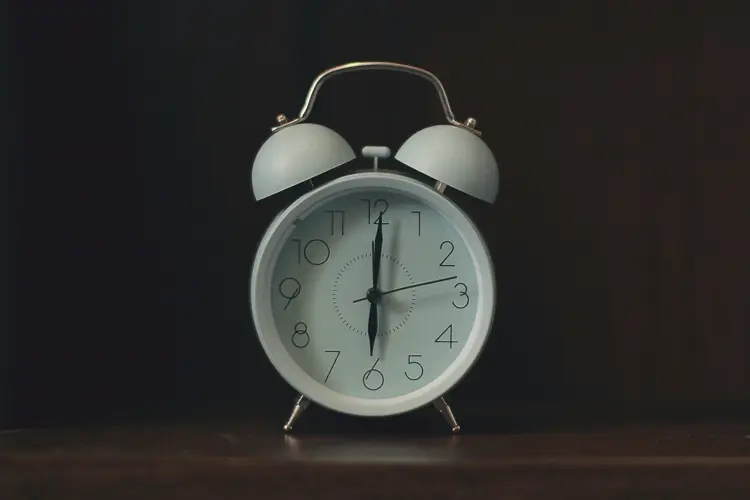 Cambio de hora este domingo adelantará una hora