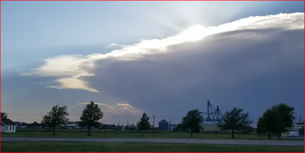 Severe weather hits Nebraska, Iowa Friday evening