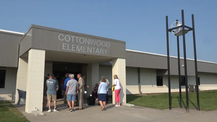 Non-Traditional elementary school opens in Kearney