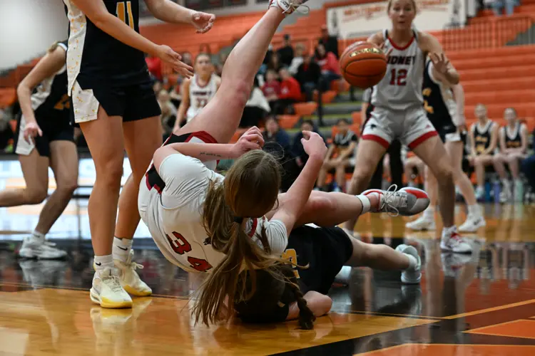 Sidney advances to district final with 57-36 win over Omaha Mercy