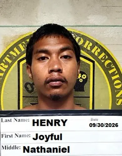 Man arrested after alleged vandalism spree, smashes multiple cars with shovel