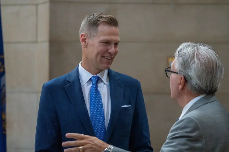 Lindstrom launches petition drive to qualify nonpartisan bid for Nebraska governor