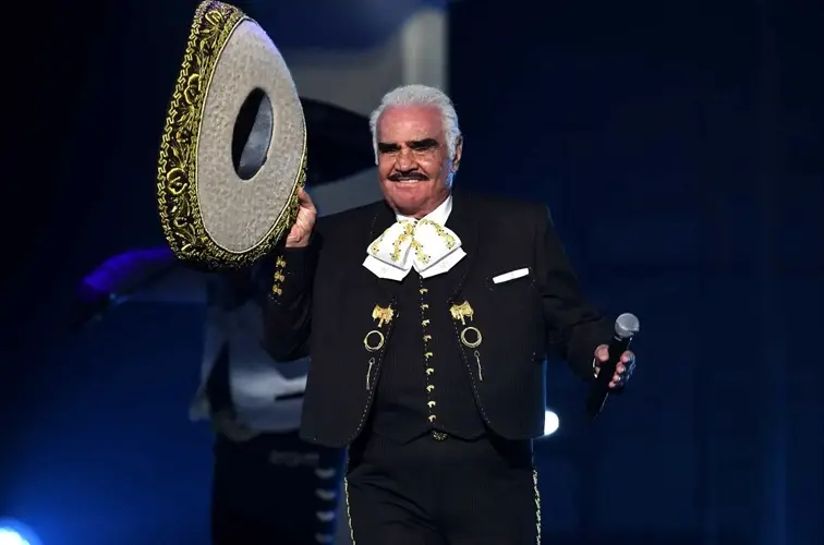 Vicente Fernández vuelve a unir generaciones con nuevo álbum póstumo