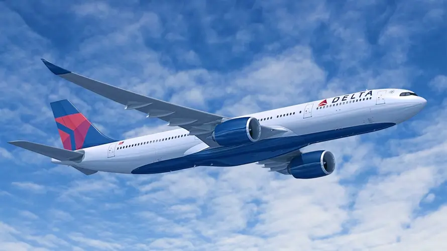 Delta aumenta tarifas por maletas ante alza del petróleo y conflicto en Irán