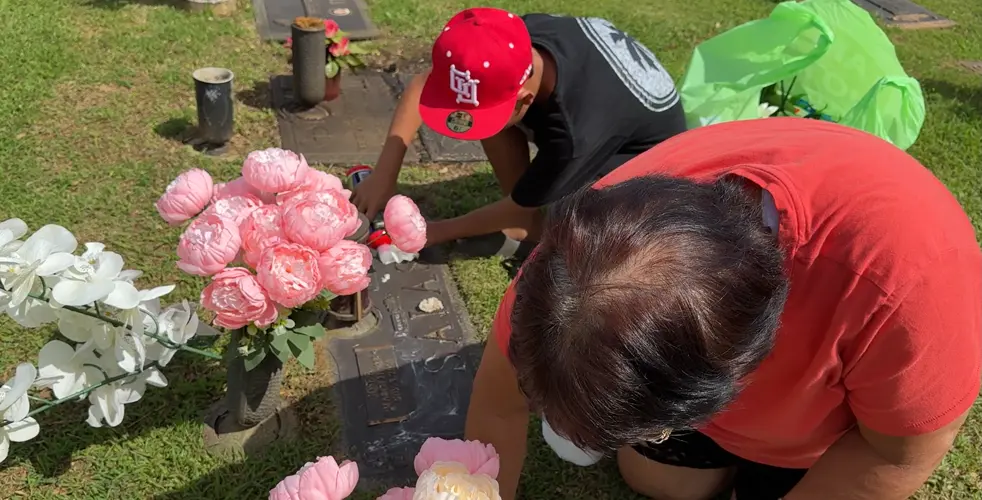 Guamanians prepare for All Souls Day