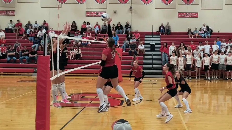Lady Raiders Top Scottsbluff in Four Sets