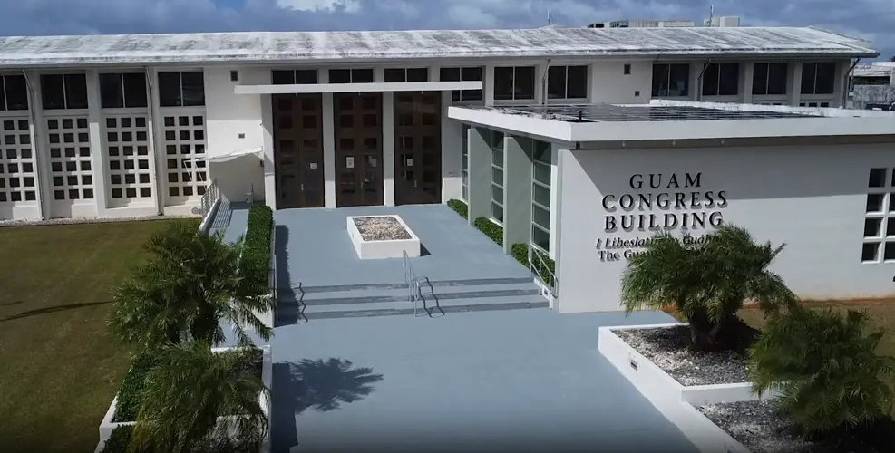 Regular session continues: senators talk over Guam's signage law