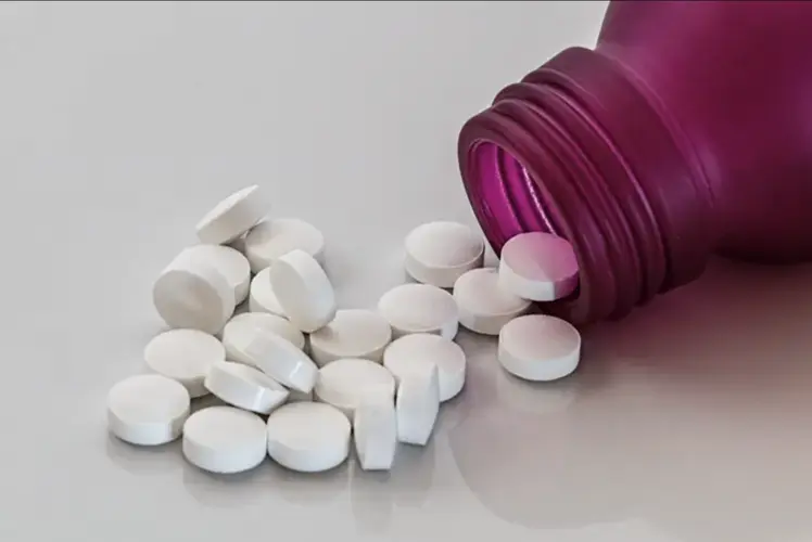 Dos enfermeras de Nebraska sancionadas tras la presunta reutilización de medicamentos de pacientes fallecidos