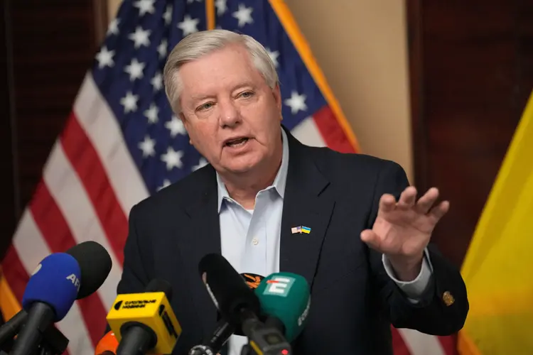 Sen. Lindsey Graham dies after a brief illness